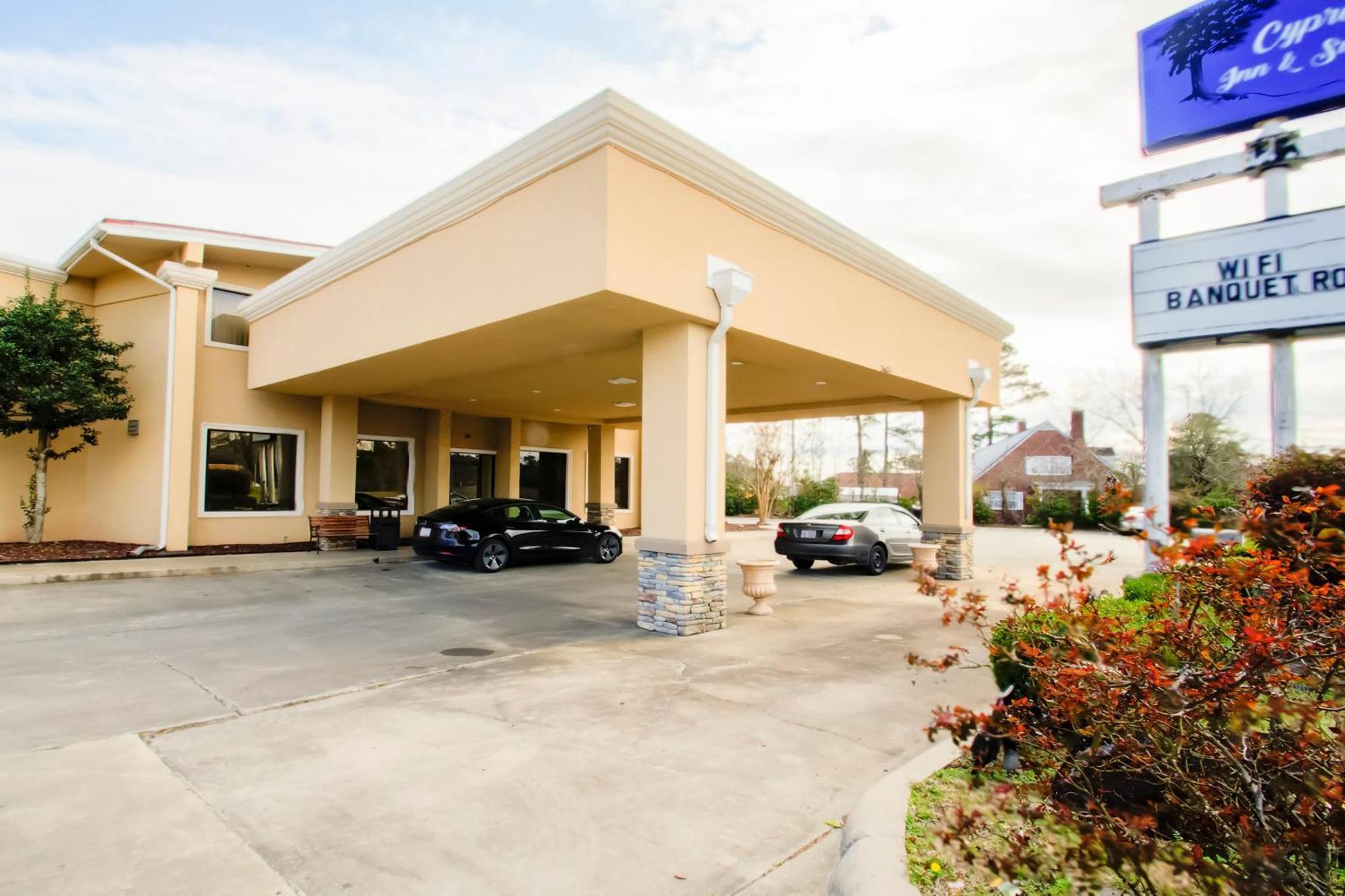 Hotel Cypress & Washington By Oyo Chocowinity