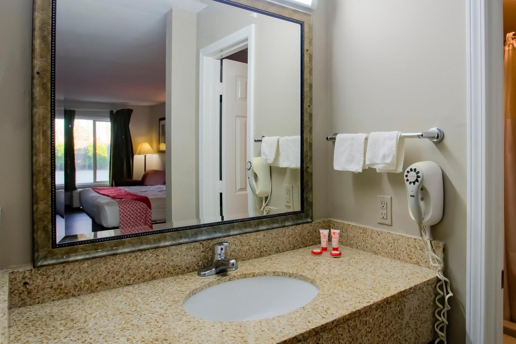 Hotel Cypress & Washington By Oyo